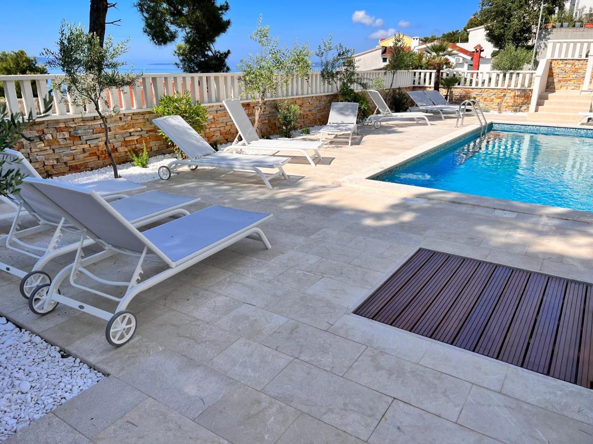 Luxury Beachfront Villa Carlisa ซีโอโว ภายนอก รูปภาพ