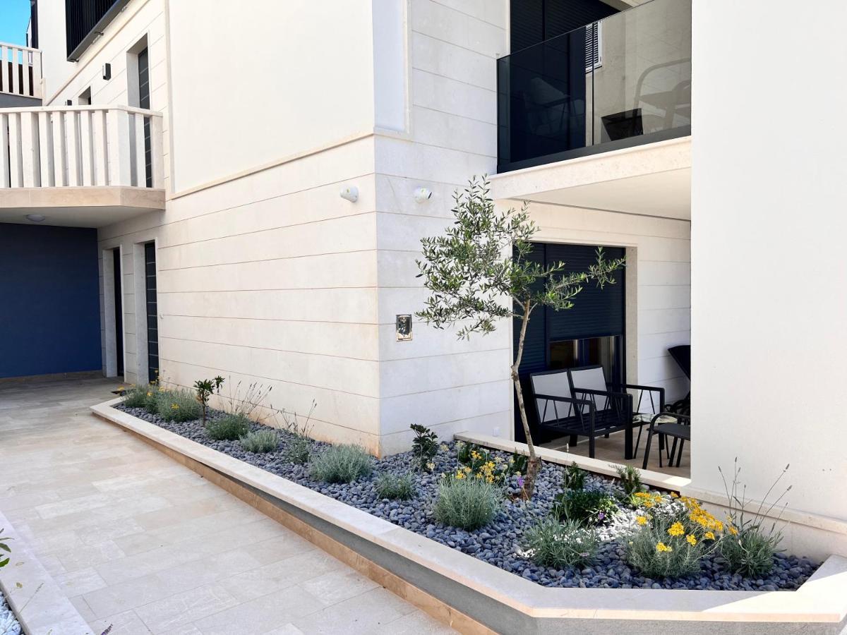 Luxury Beachfront Villa Carlisa ซีโอโว ภายนอก รูปภาพ