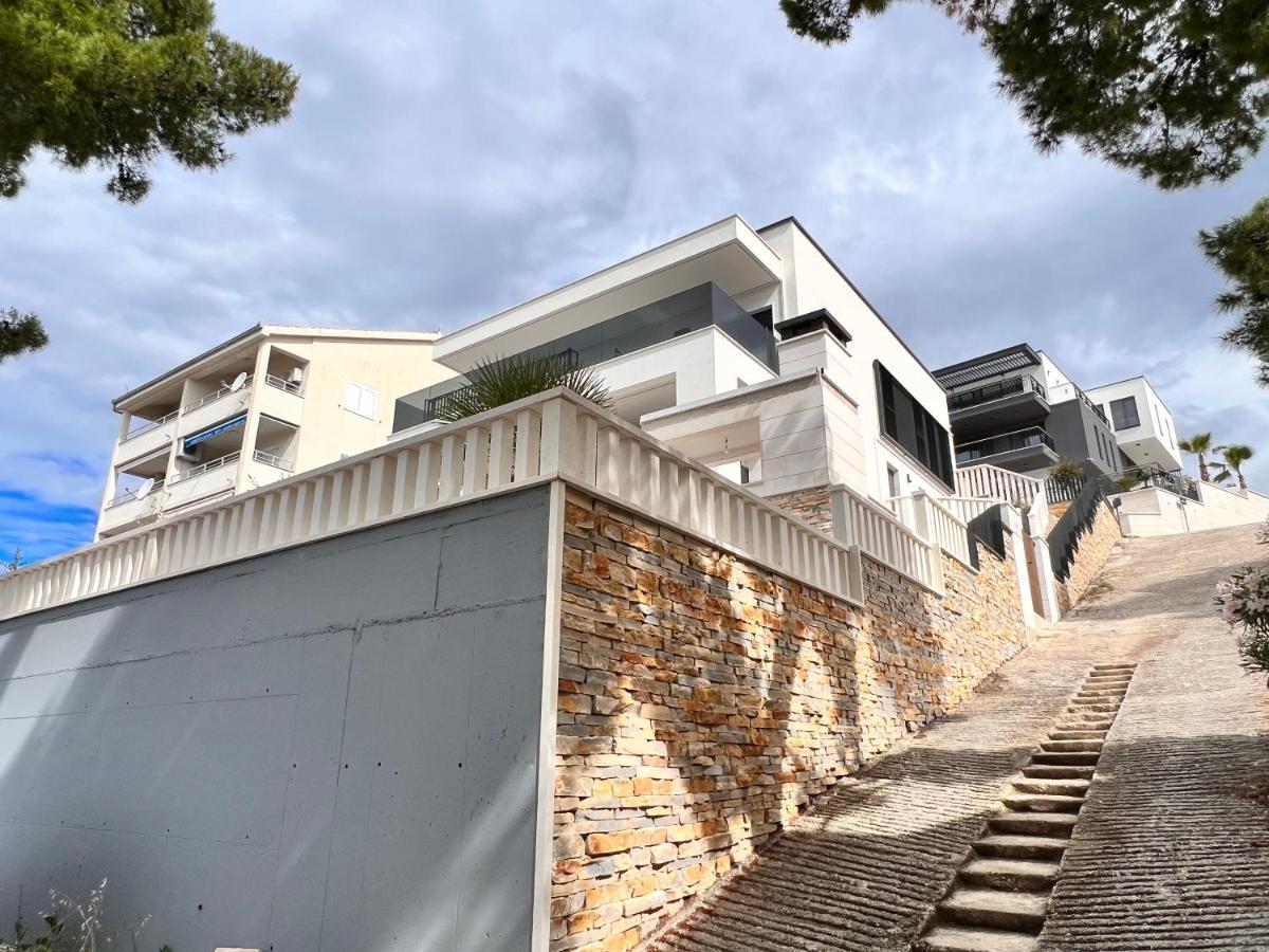 Luxury Beachfront Villa Carlisa ซีโอโว ภายนอก รูปภาพ
