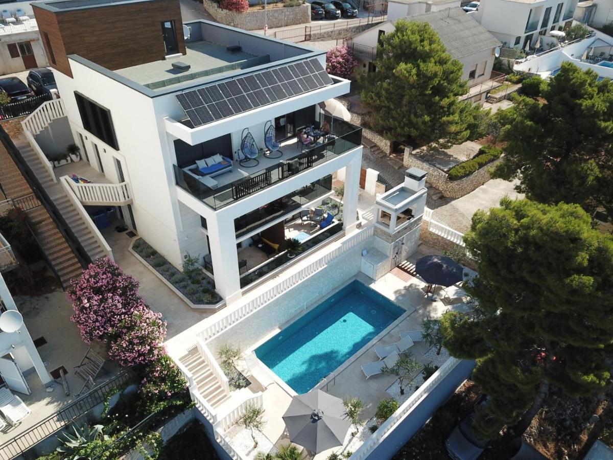 Luxury Beachfront Villa Carlisa ซีโอโว ภายนอก รูปภาพ