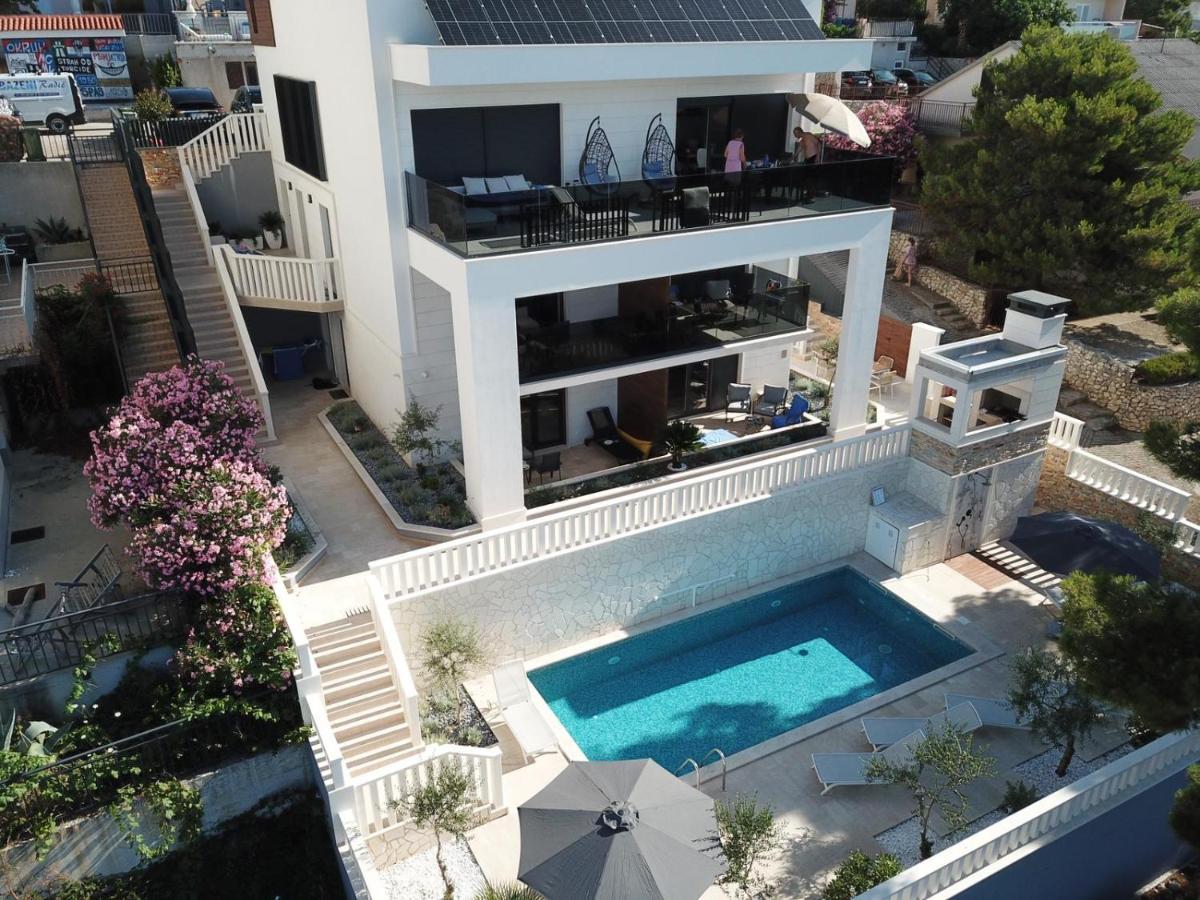 Luxury Beachfront Villa Carlisa ซีโอโว ภายนอก รูปภาพ