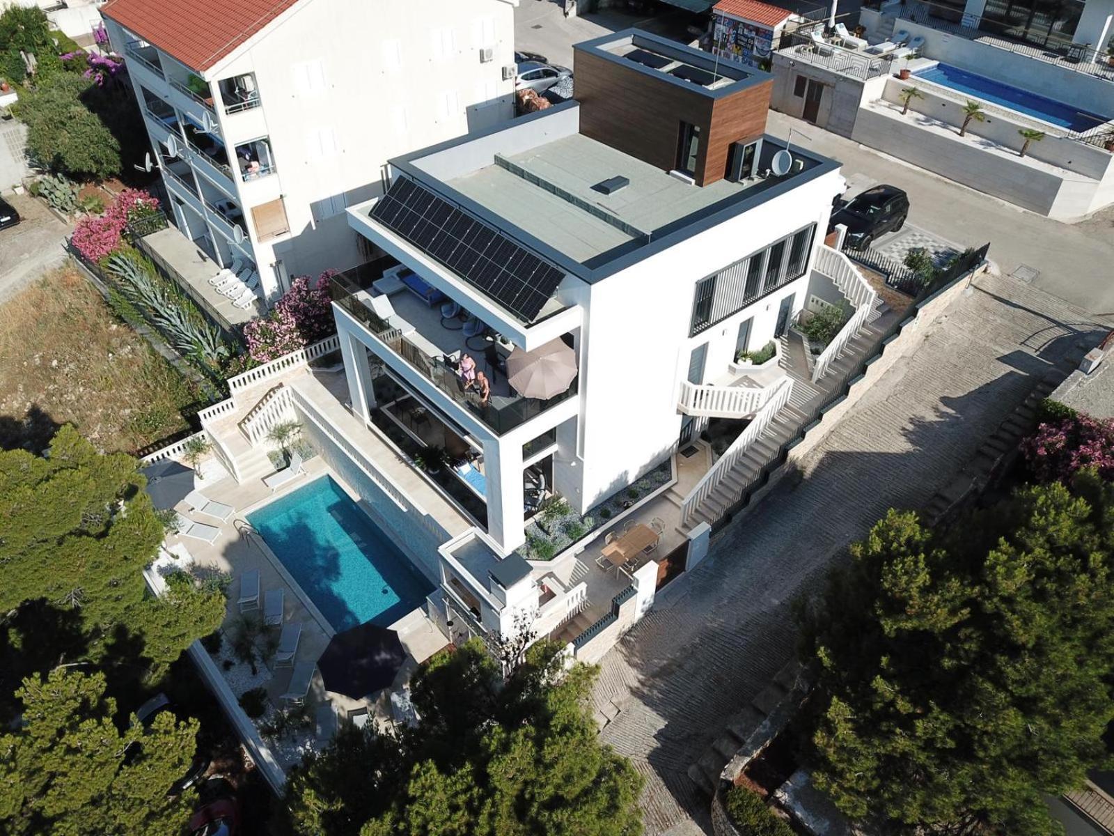 Luxury Beachfront Villa Carlisa ซีโอโว ภายนอก รูปภาพ